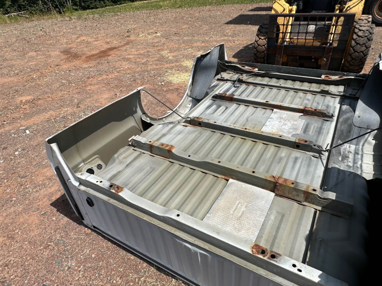 11-16 ford super duty 8ft bed - Image 9