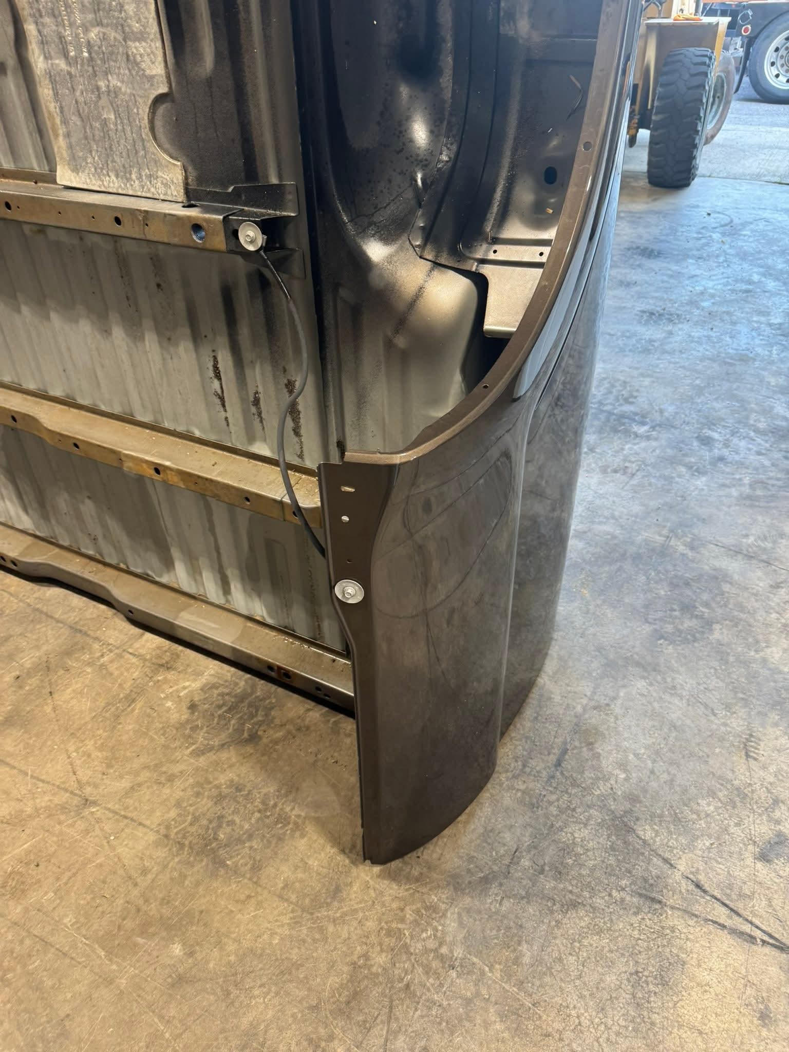 NEW TAKE OFF 8ft bed assembly single rear wheel - Image 8
