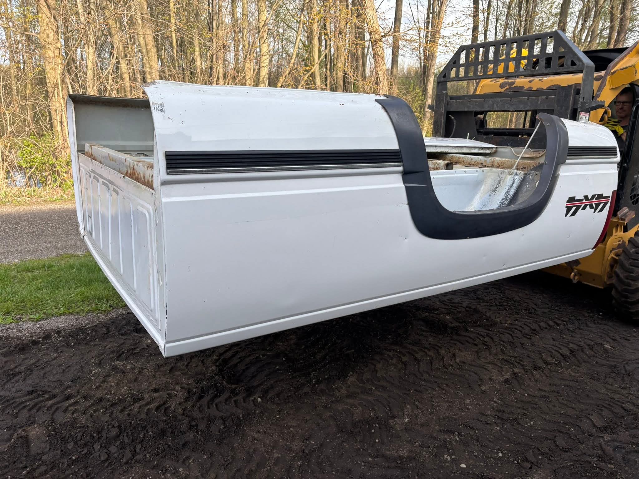 1988-1998 GM long bed and tailgate - Image 7