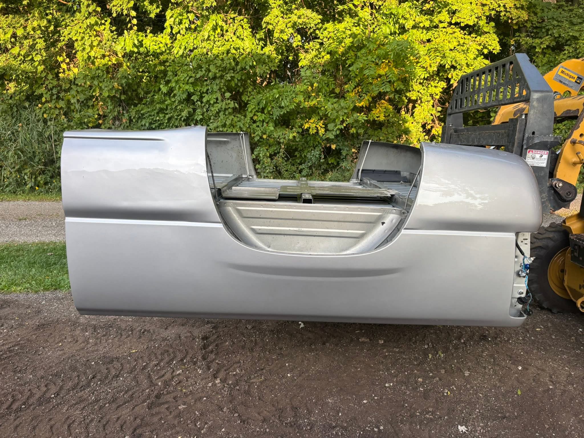 1999-2007 GM 6.6’ bed - Image 5