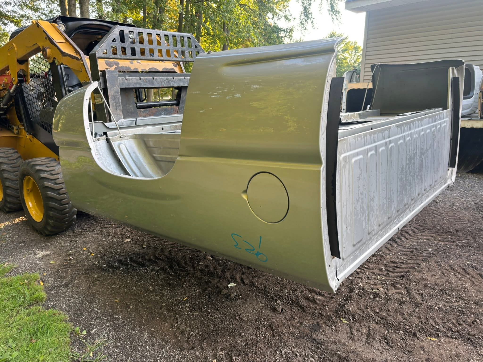 1999-2007 GM 6.6’ bed - Image 7
