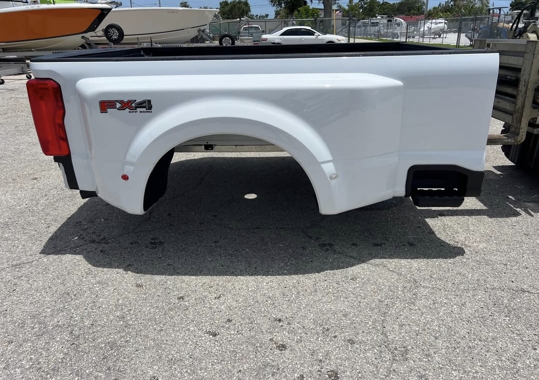 2025-2023 F350 8ft Dually 5th Wheel with Step Gate - Image 3