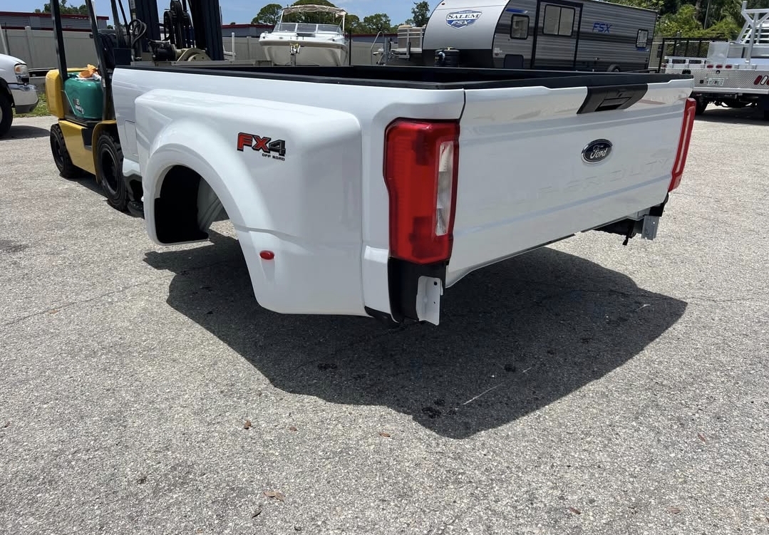 2025-2023 F350 8ft Dually 5th Wheel with Step Gate - Image 8
