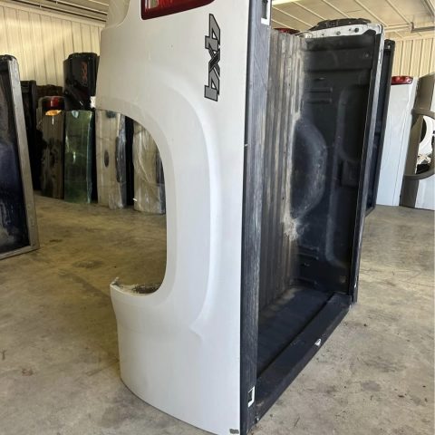 07.5-14 GMC Sierra 6.5ft Short Bed White