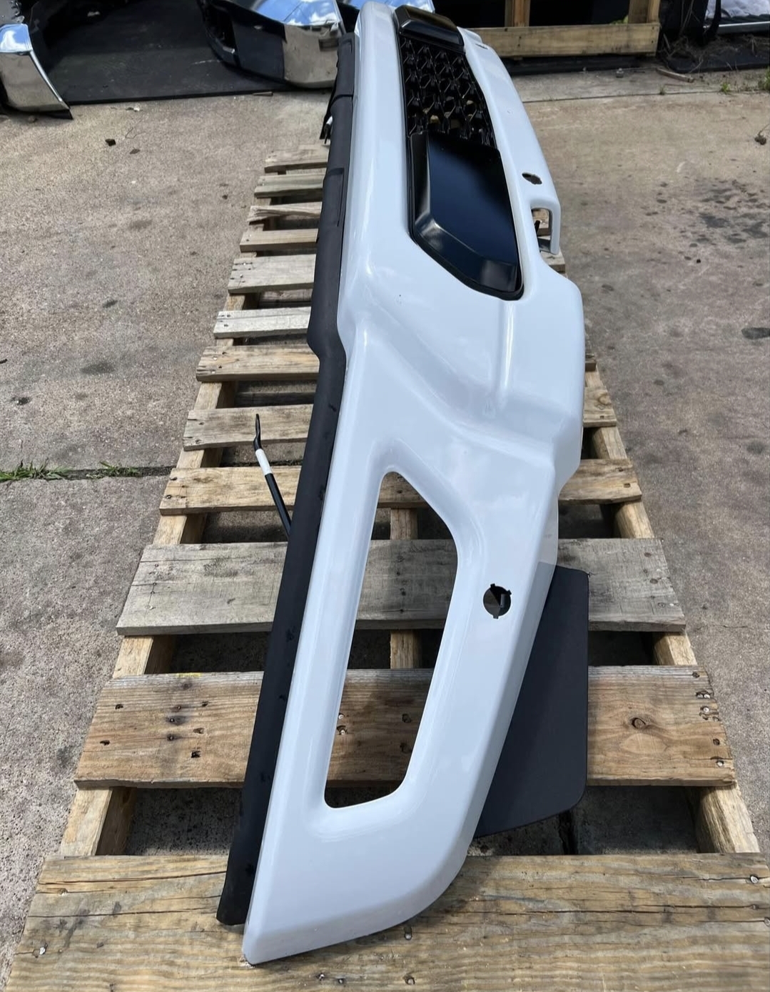 21- 23 Ford F150 Front Bumper - Image 9