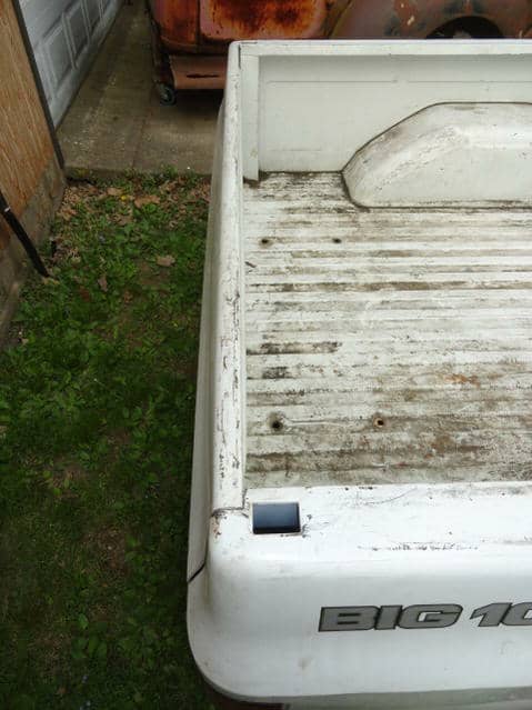 1973–1987 Chevy Squarebody Big 10 Truck Bed - Rust-Free OEM White Fleetside - Image 5