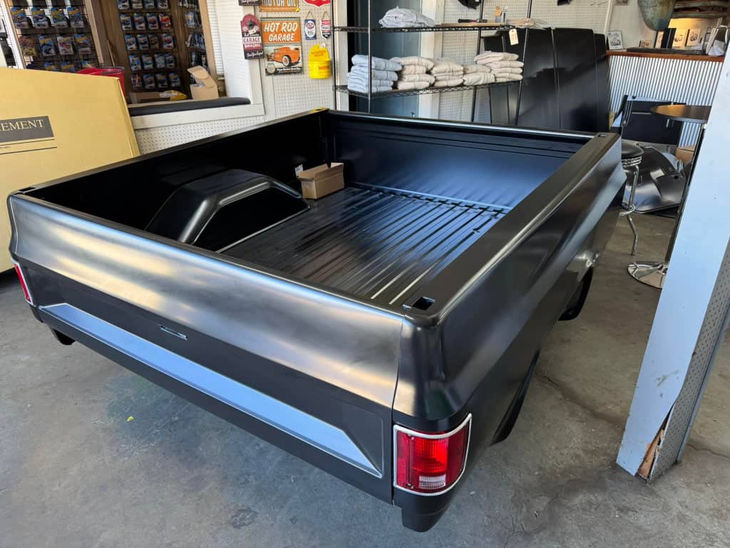 1981–1987 Chevy Squarebody Short Bed Fleetside Complete Kit - 6.5ft OEM-Style Bed