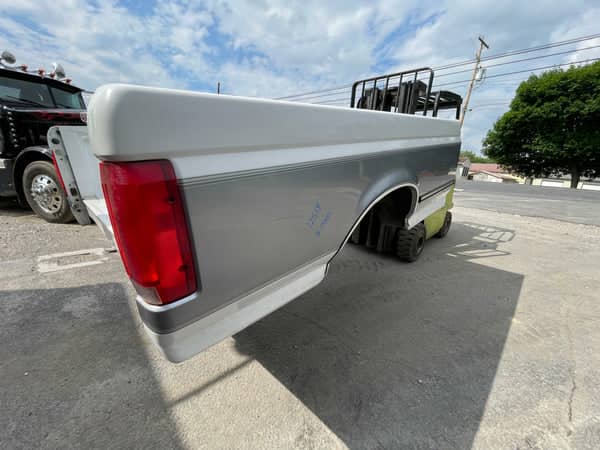 1992–1997 Ford F-150F-250F-350 OBS 8-Foot Long Bed - Rust-Free OEM Two-Tone