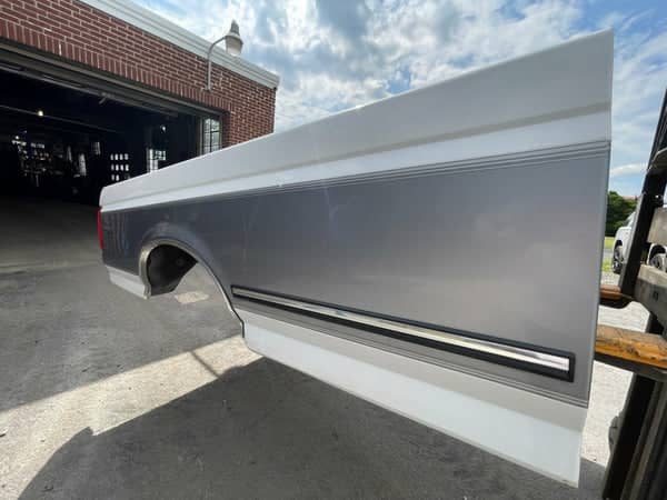 1992–1997 Ford F-150F-250F-350 OBS 8-Foot Long Bed - Rust-Free OEM Two-Tone