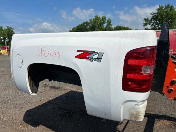 2007–2013 Chevy Silverado & GMC Sierra 1500 Crew Cab 5.8ft Short Bed - OEM White Z71 2