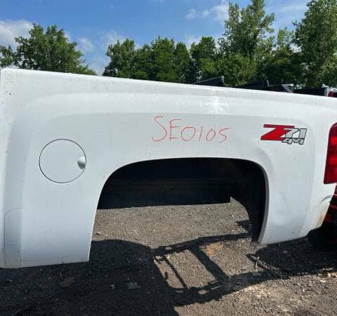 2007–2013 Chevy Silverado & GMC Sierra 1500 Crew Cab 5.8ft Short Bed - OEM White Z71 2