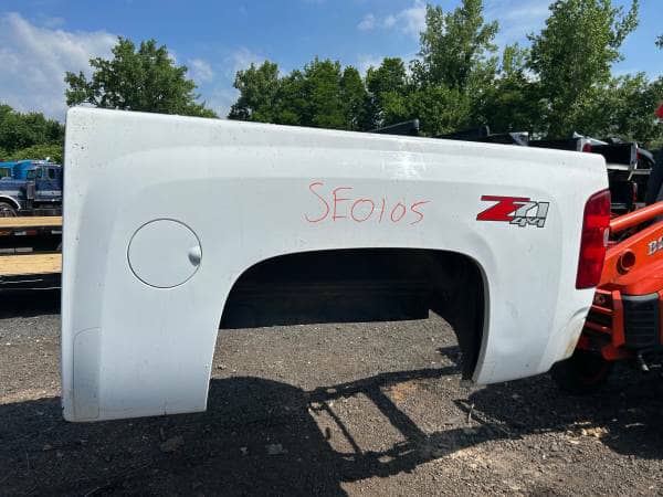 2007–2013 Chevy Silverado & GMC Sierra 1500 Crew Cab 5.8ft Short Bed - OEM White Z71 2