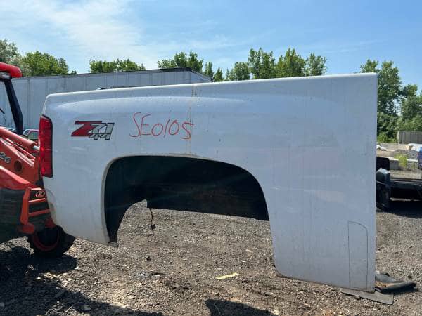2007–2013 Chevy Silverado & GMC Sierra 1500 Crew Cab 5.8ft Short Bed - OEM White Z71 2