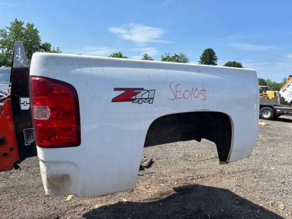 2007–2013 Chevy Silverado & GMC Sierra 1500 Crew Cab 5.8ft Short Bed - OEM White Z71 2
