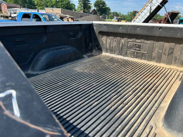 2007–2013 Chevy Silverado & GMC Sierra 1500 Crew Cab 5.8ft Short Bed - OEM White Z71 2