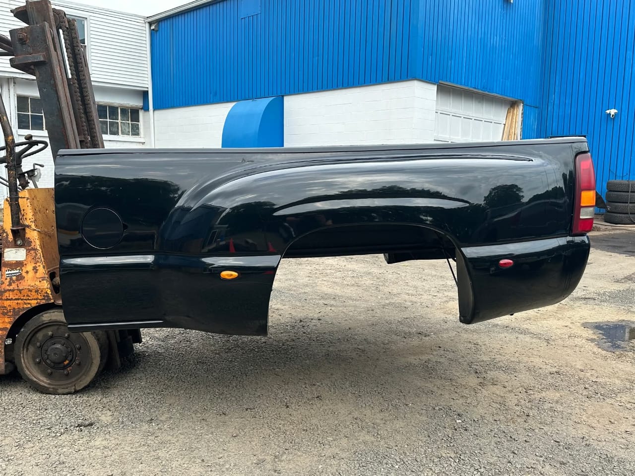 1999–2006 Chevrolet Silverado 3500 Dually Bed - 8-Foot OEM Black DRW Bed