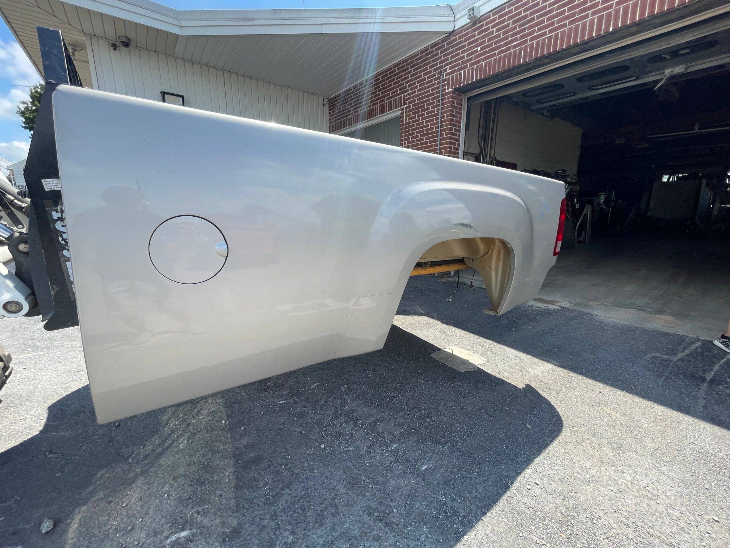 2007-2014 GMC sierra 8’ bed #12556 - product photo 4